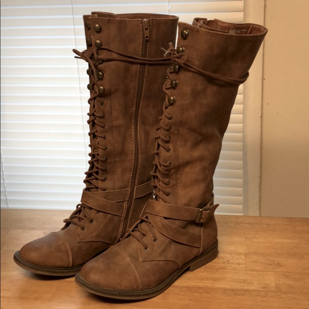 Cottage Style Brown LaceUp Boots- Women’s Size 7.5
